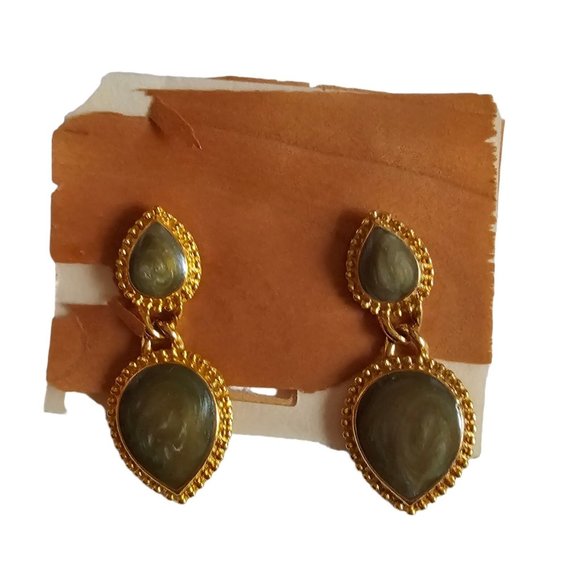 Vintage Green Shimmer Swirl Tear Drop Dangle Cabochon Gold Tone PIERCED - Picture 4 of 5